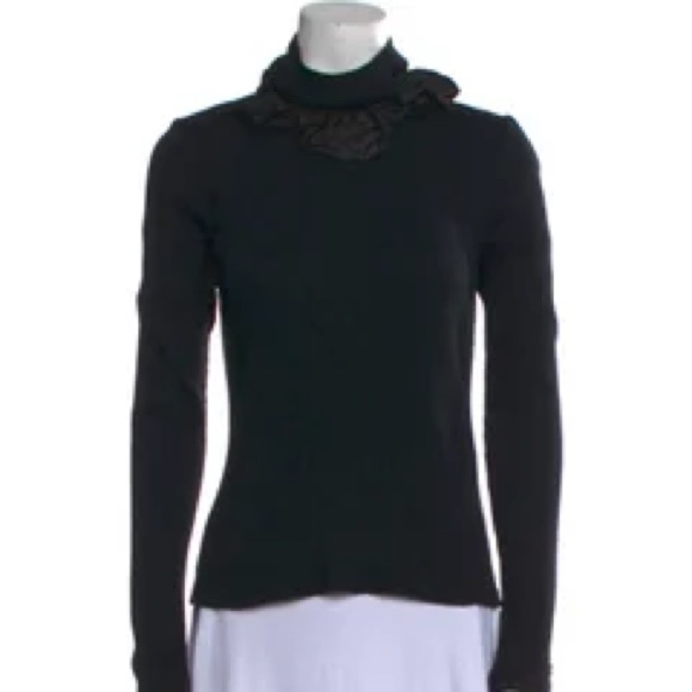 CHANEL
2017 Sweater
Size: M | US6,